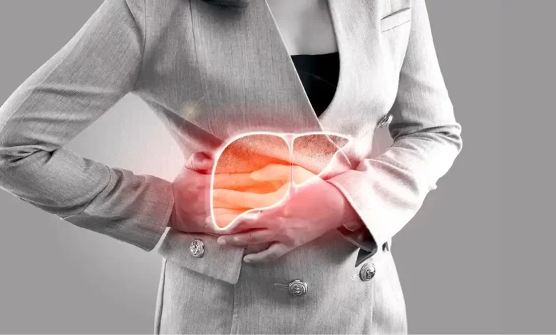 Liver Damage Symptoms: आपके लिवर की सेहत खतरे में, शरीर में दिखाई दे रहे हैं ये लक्षण