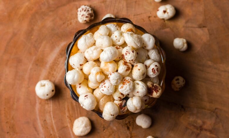 Benefits Of Makhana: यह सूखा मेवा फाइबर से भरपूर है, कई गंभीर बीमारियां दूर करता है, जानें कब और कैसे खाना चाहिए?