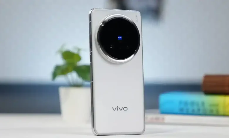 Vivo X200 Ultra का धमाका: पावरफुल प्रोसेसर के साथ लाया नया वाटरप्रूफ फोन, 200MP कैमरा, 6000mAh बैटरी 1 Vivo X200 Ultra का धमाका: पावरफुल प्रोसेसर के साथ लाया नया वाटरप्रूफ फोन, 200MP कैमरा, 6000mAh बैटरी