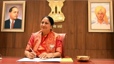CM Rekha Gupta ने AAP सरकार के निर्णय को चुनौती दी, जिसमें पदाधिकारी मौजूदा विधायकों से लेकर पूर्व विधायकों तक थे