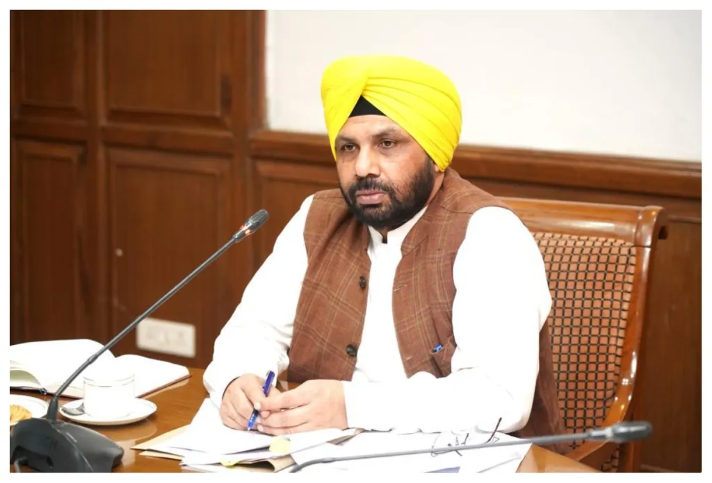 बिजली मंत्री हरभजन सिंह ईटीओ ने किसानों से बिजली संबंधी खराबी की तुरंत सूचना देने का आग्रह किया