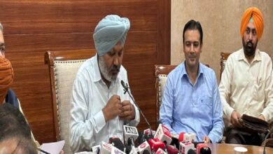 Finance Minister Harpal Singh Cheema ने पंजाब भवन में प्रेस कांफ्रेंस को संबोधित किया
