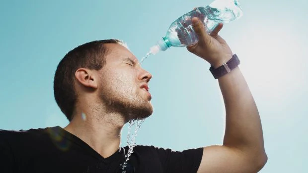 How To Reduce Body Heat: तपती गर्मी में धूप और लू से बचना चाहते हैं तो इन दो चीजों को पानी में मिलाकर पिएं; आपको राहत मिलेगी 1 How To Reduce Body Heat: तपती गर्मी में धूप और लू से बचना चाहते हैं तो इन दो चीजों को पानी में मिलाकर पिएं; आपको राहत मिलेगी