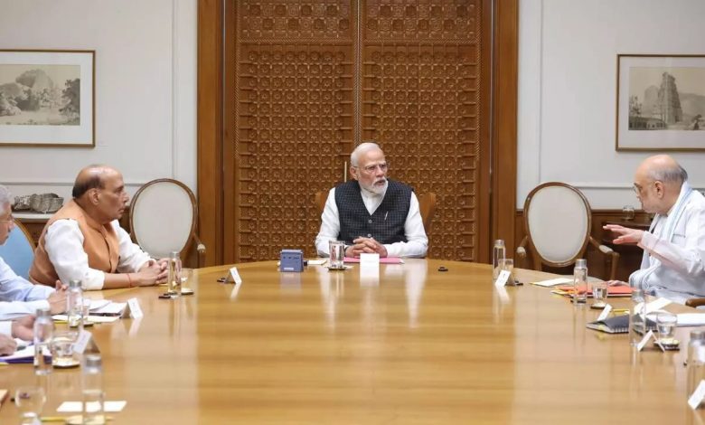 PM Narendra Modi: पाकिस्तानी नागरिकों के वीजा पर रोक, 48 घंटे का अल्टीमेटम; CCS मीटिंग के बाद पांच प्रमुख निर्णय