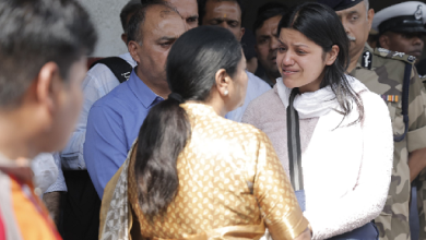CM Rekha Gupta के विनय नरवाल के परिवार से मिल छलक गए आंसू, CM भावुक दिखाई दी