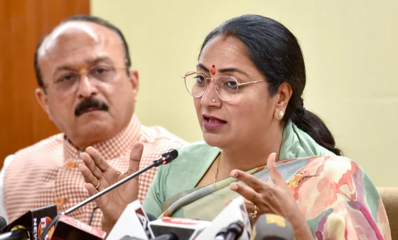 दिल्ली में महिलाओं को कब से 2500 रुपये मिलेंगे? CM Rekha Gupta ने अपडेट दिया और क्यों समय लग रहा हैं वजह बताई 1 दिल्ली में महिलाओं को कब से 2500 रुपये मिलेंगे? CM Rekha Gupta ने अपडेट दिया और क्यों समय लग रहा हैं वजह बताई