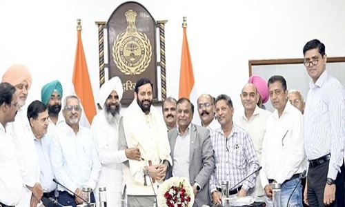 CM Nayab Saini से मिल्क प्लांट एसोसिएशन और मिल्क प्लांट मालिकों ने मुलाकात की