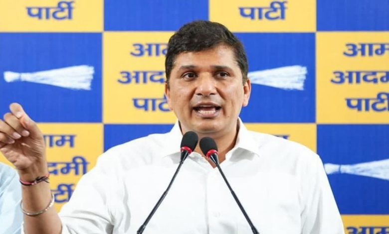 Saurabh Bharadwaj: AAP का दावा; CM रेखा गुप्ता ने EWS सर्टिफिकेट जारी करने पर लगाई रोक; बताया असली कारण
