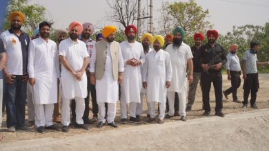 मंत्री तरुणप्रीत सिंह सोंद तालाब सफाई अभियान का निरीक्षण करने पहुंचे
