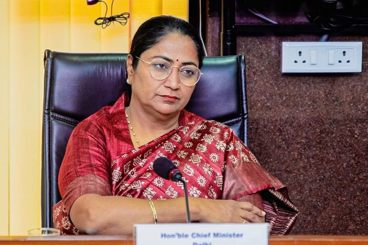 CM Rekha Gupta ने कमेटी बनाई, इन परिवारों को मुआवजा मिलेगा, दिल्ली की रेखा सरकार की बड़ी पहल