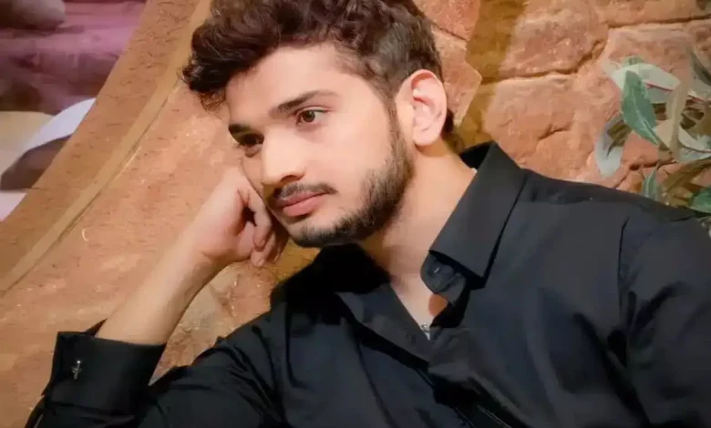 भारत-पाकिस्तान संघर्ष के बीच Munawar Farooqui के प्रशंसकों को संदेश- आपस में लड़ना फिजूल है...। 1 भारत-पाकिस्तान संघर्ष के बीच Munawar Farooqui के प्रशंसकों को संदेश- आपस में लड़ना फिजूल है...।