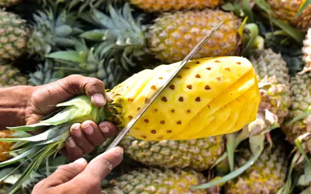 Pineapple Health Benefits: किस शरीर के लिए अननानास लाभकारी है? ये फल सेहत को चौतरफा फायदे पहुंचाएगा