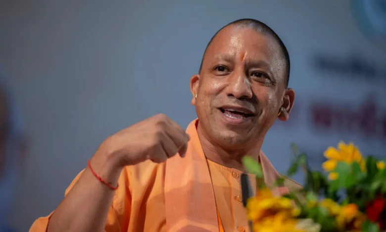 CM Yogi Adityanath ने अफसरों को 15 जून तक बाढ़ बचाव के सभी कार्यों को पूरा करने के कड़े निर्देश दिए हैं।