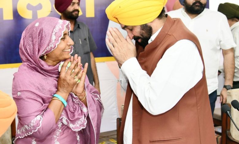 CM Bhagwant Mann ने भुल्लरहेड़ी, भलवान, धूरा, भदलवाड और पलासौर के ग्रामीणों के साथ बातचीत की