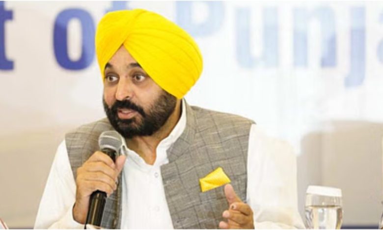 CM Bhagwant Mann ने राष्ट्रविरोधी गतिविधियों में शामिल दो जासूसों की गिरफ्तारी के लिए पंजाब पुलिस की सराहना की