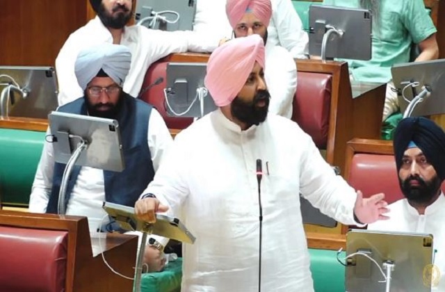 विशेष विधानसभा सत्र के दौरान, Harjot Singh Bains ने पंजाब के जल अधिकारों की रक्षा करने की शपथ ली