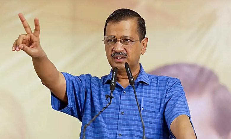 Arvind Kejriwal ने रेखा सरकार पर हमला बोला, DPS द्वारका ने बच्चों के नाम क्यों काट दिए?
