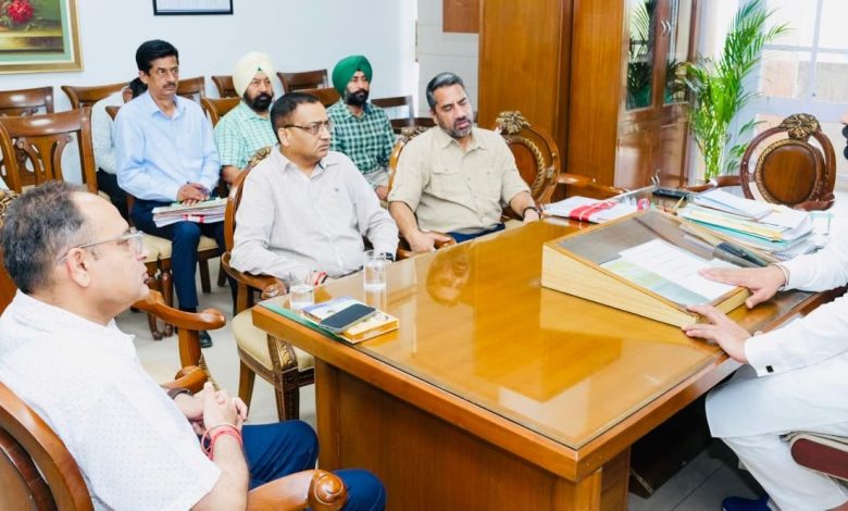 पंजाब मान सरकार सार्वजनिक परिवहन को मजबूत कर रही है; रोडवेज और पीआरटीसी बेड़े में 1262 नई बसें शामिल की जाएंगी 1 पंजाब मान सरकार सार्वजनिक परिवहन को मजबूत कर रही है; रोडवेज और पीआरटीसी बेड़े में 1262 नई बसें शामिल की जाएंगी