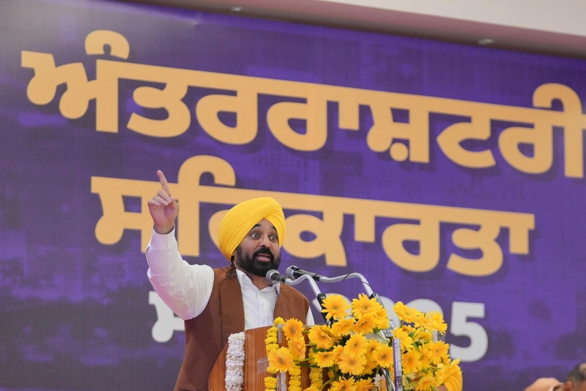 CM Bhagwant Mann ने धुरी सर्कल की सहकारी समितियों को 99 प्रतिशत से अधिक ऋण वसूल कर नया मानक स्थापित करने के लिए सम्मानित किया