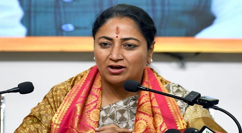 CM Rekha Gupta: दिल्ली में साफ-सफाई को लेकर बड़ा ऐलान, इन स्थानों पर सिंगल-यूज प्लास्टिक पर लगेगी रोक 1 CM Rekha Gupta: दिल्ली में साफ-सफाई को लेकर बड़ा ऐलान, इन स्थानों पर सिंगल-यूज प्लास्टिक पर लगेगी रोक