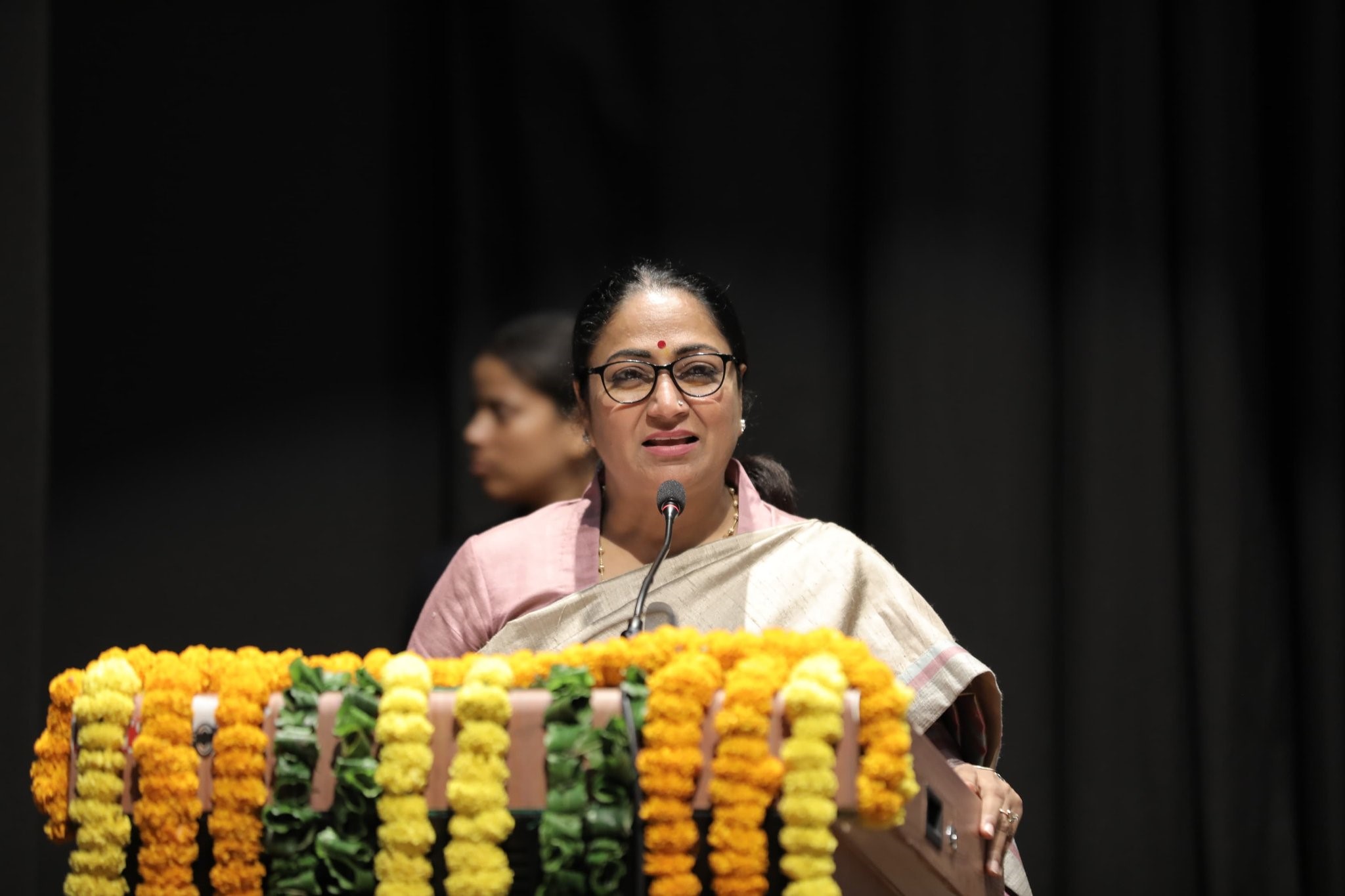 CM Rekha Gupta ने अंडरग्राउंड वायरिंग के बारे में क्या कहा, क्या दिल्ली में बिजली केबिल के जाल खत्म हो जाएगा?