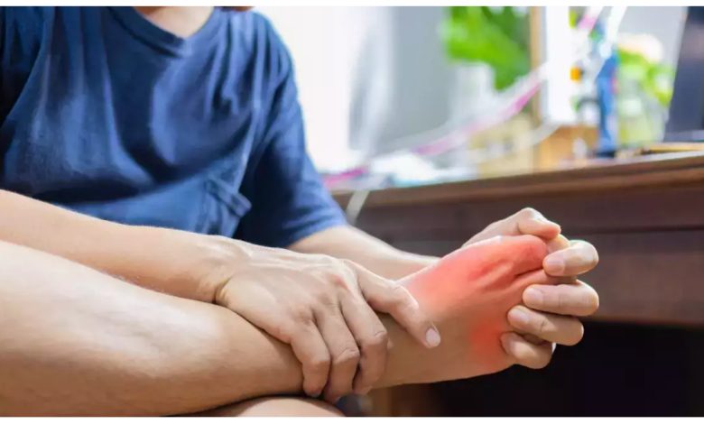 Uric Acid बढ़ने पर शरीर के इन अंगों में तेज दर्द होने लगता है, इसे नज़रअंदाज़ न करें