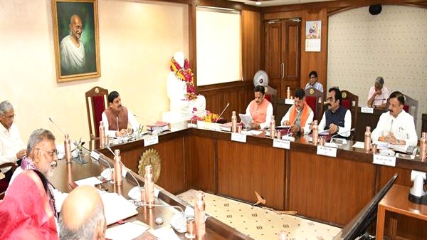 CM Mohan Yadav की अध्यक्षता में मंत्रि-परिषद का निर्णय, वित्तीय अधिकार पुस्तिका 2025 का अनुमोदन