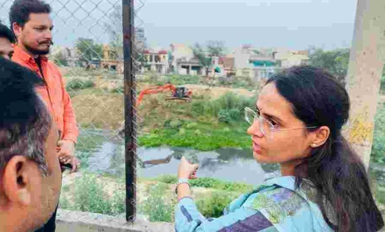 डीसी डॉ. प्रीति यादव ने पटियाला के छोटी और वादी नदी पर बाढ़ नियंत्रण उपायों का निरीक्षण किया