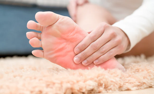 Home Remedies For Tingling In Feet: ये घरेलू उपाय आपके हाथ-पैर में झनझनाहट को दूर करेंगे 1 Home Remedies For Tingling In Feet: ये घरेलू उपाय आपके हाथ-पैर में झनझनाहट को दूर करेंगे