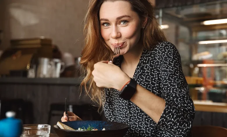 Weight Loss Tips: रेस्टोरेंट में खाना ऑर्डर करते समय ये गलतियां भूलकर भी न करें. ऐसे करें हेल्दी और स्वादिष्ट भोजन का चयन