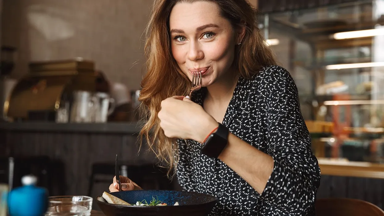 Weight Loss Tips: रेस्टोरेंट में खाना ऑर्डर करते समय ये गलतियां भूलकर भी न करें. ऐसे करें हेल्दी और स्वादिष्ट भोजन का चयन