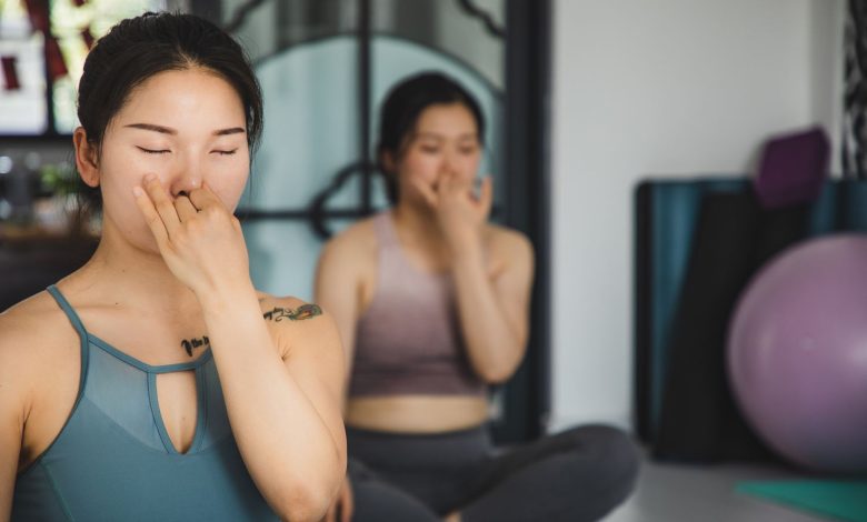 Yoga For Breathing: इन योगासनों का अभ्यास सांस की समस्याओं को हल करेगा 1 Yoga For Breathing: इन योगासनों का अभ्यास सांस की समस्याओं को हल करेगा
