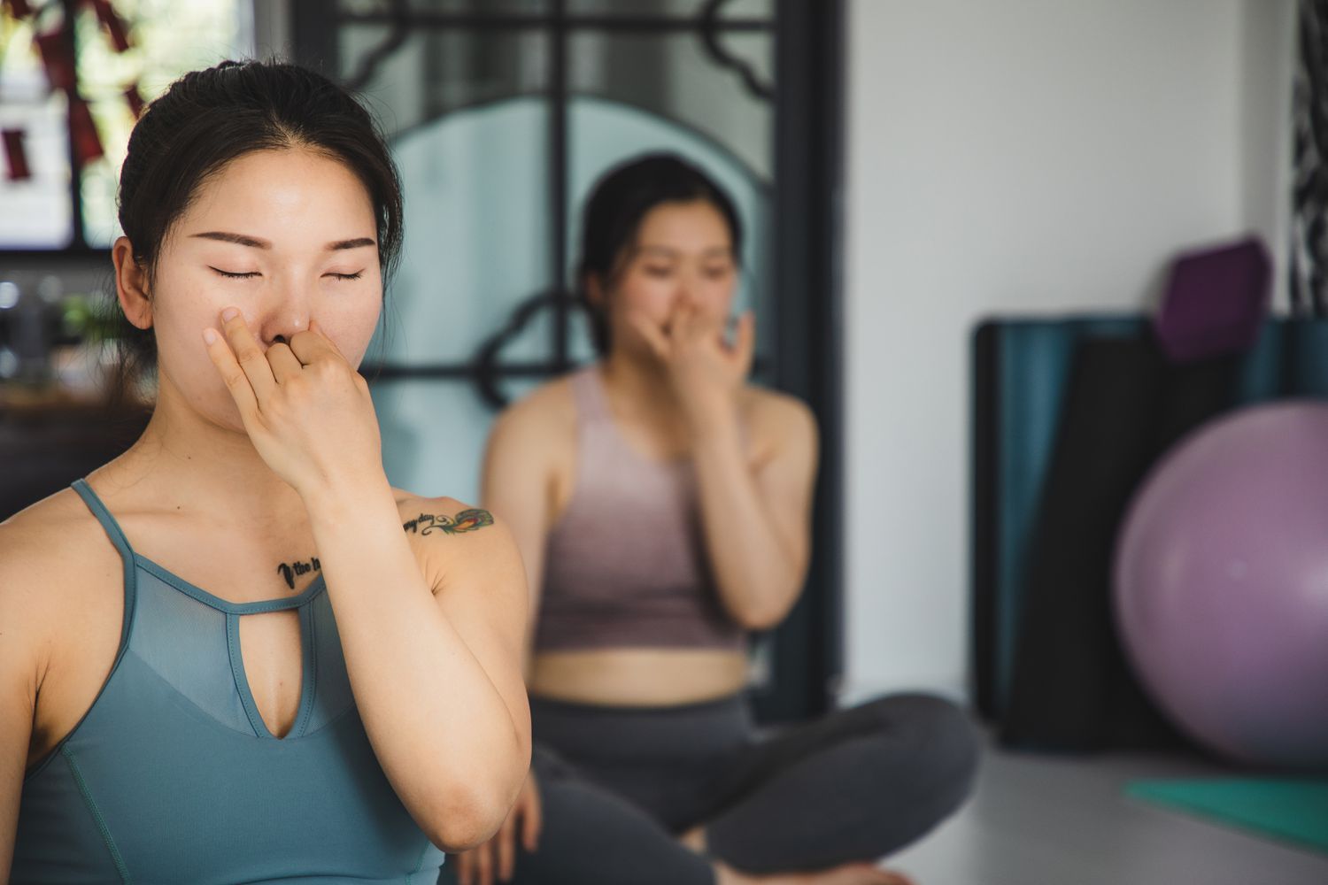 Yoga For Breathing: इन योगासनों का अभ्यास सांस की समस्याओं को हल करेगा