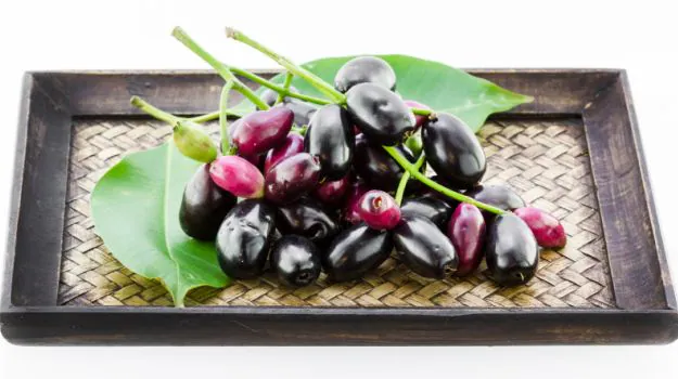Jamun Disadvantages: जामुन खाते समय इन गलतियों से बचें: फायदे की जगह नुकसान; जानें किन चीजों से परहेज़ करें