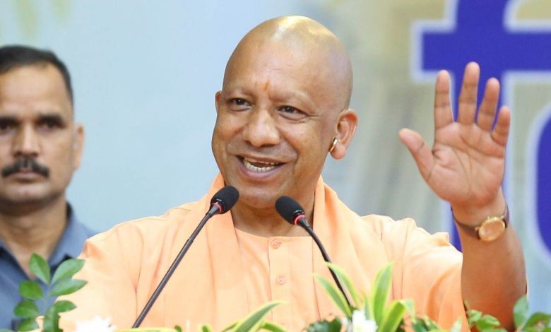 Lekhpal Bribe News: CM Yogi ने बिठाई जांच, लेखपाल ने पूर्व राज्यमंत्री से 50 हजार रुपए की रिश्वत मांगी