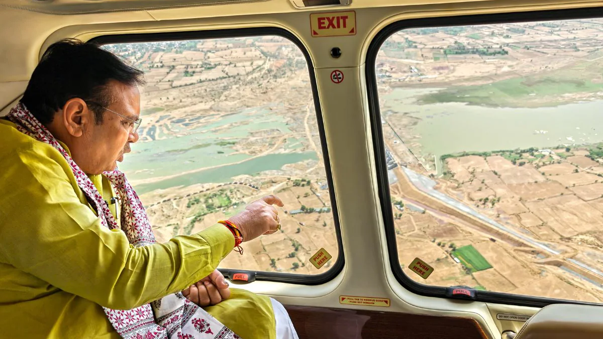 CM Bhajanlal Sharma ने किया निर्माणाधीन ईसरदा बांध, चम्बल एक्वाडक्ट कार्यों का हवाई निरीक्षण