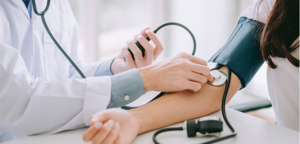 High Blood Pressure Risk: आपको तुरंत सावधान हो जाना चाहिए, इससे पहले कि ब्लड प्रेशर हार्ट अटैक और स्ट्रोक का कारण बन जाए