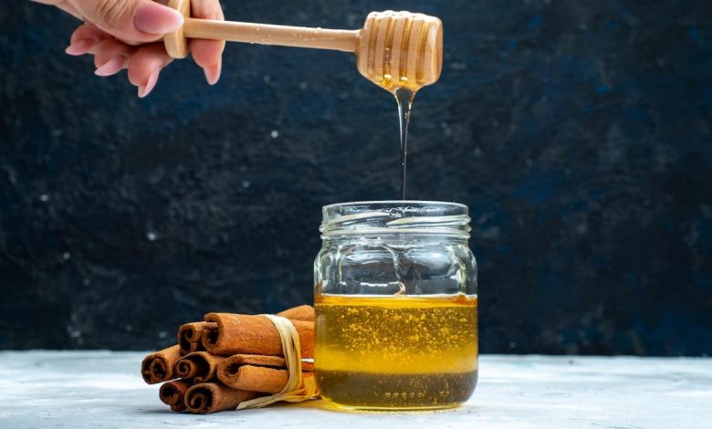 Honey Water Health Benefits: इस तरह से शहद का पानी हर रोज पीने से आपका शरीर महीने भर में फौलादी बन जाएगा