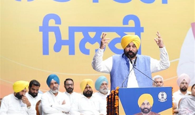 CM Bhagwant Mann ने अकाली-भाजपा और कांग्रेस सरकारों द्वारा अनुसूचित जातियों के साथ किए जा रहे व्यवहार की क्रूर सच्चाई को उजागर किया