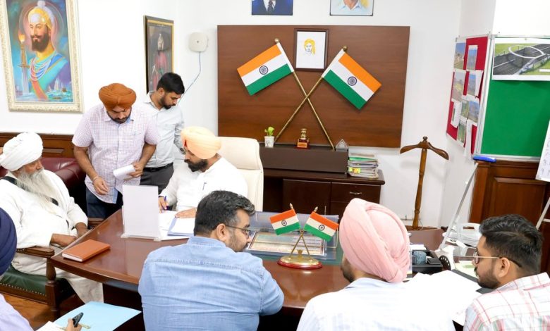Harjot Singh Bains ने जून के अंत तक 14 करोड़ रुपये की बाढ़ सुरक्षा परियोजनाओं को पूरा करने का आदेश दिया 1 Harjot Singh Bains ने जून के अंत तक 14 करोड़ रुपये की बाढ़ सुरक्षा परियोजनाओं को पूरा करने का आदेश दिया