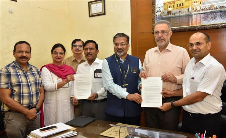 Punjab News: पंजाब ने राज्य की पहली सार्वजनिक क्षेत्र की अस्थि मज्जा प्रत्यारोपण सुविधा स्थापित करने के लिए सीएमसी लुधियाना के साथ ऐतिहासिक समझौता ज्ञापन पर हस्ताक्षर किए