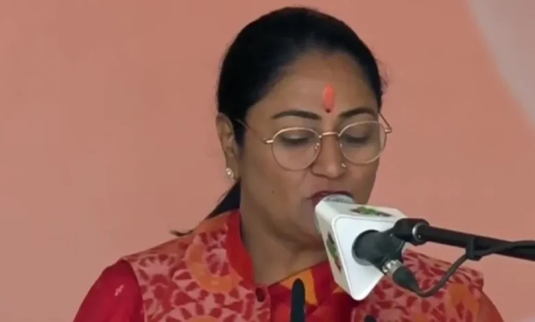 CM Rekha Gupta क्या बोलीं, दिल्ली पुलिस अब लाइसेंस जारी नहीं कर सकेगी, गृह मंत्रालय ने अधिकार छीन लिए हैं 1 CM Rekha Gupta क्या बोलीं, दिल्ली पुलिस अब लाइसेंस जारी नहीं कर सकेगी, गृह मंत्रालय ने अधिकार छीन लिए हैं