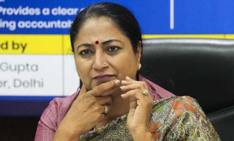 Delhi BJP News: बीजेपी सरकार का नया प्लान जानें, अब नहीं पहुंचेंगी सरकारी सेवाएं आपके दरवाजे तक