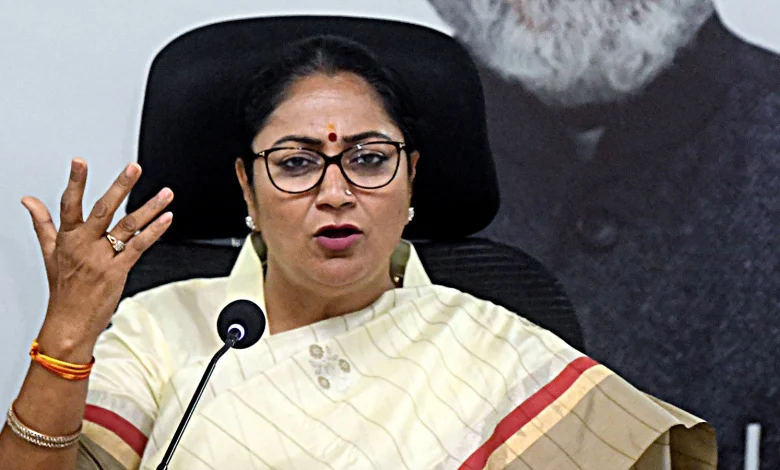 दिल्ली CM Rekha Gupta को Z कैटेगरी सुरक्षा, बढ़ाई गई घर के बाहर भी सिक्योरिटी 1 दिल्ली CM Rekha Gupta को Z कैटेगरी सुरक्षा, बढ़ाई गई घर के बाहर भी सिक्योरिटी