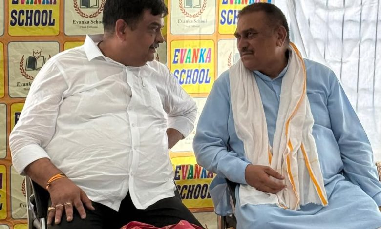 वन राज्य मंत्री संजय शर्मा ने प्रतिभा सम्मान समारोह में शिरकत कर प्रतिभावान विद्यार्थियों को सम्मानित किया