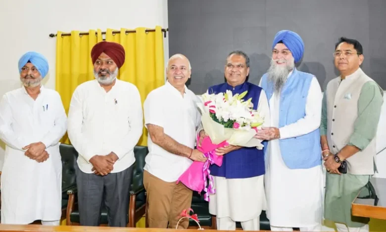 आम आदमी पार्टी के Sanjeev Arora ने विधायक पद की ली शपथ, लुधियाना पश्चिम सीट से 10,637 वोटों से जीते