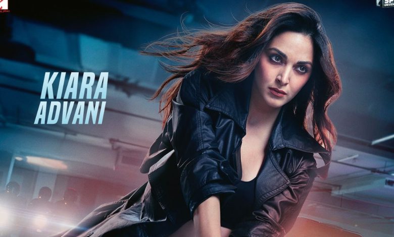 Kiara Advani War 2: कियारा आडवाणी का फर्स्ट लुक आया सामने, स्पाई एजेंट के स्टनिंग अवतार से लगाई आग