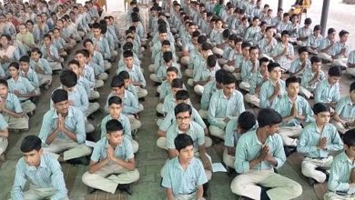 हरियाणा स्कूलों में गीता श्लोक: हरियाणा के स्कूलों में अब प्रार्थना सभा में पढ़े जाएंगे गीता श्लोक: शिक्षा बोर्ड का नया आदेश