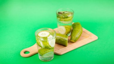 Cucumber Health Tips: खीरा खाने के बाद पानी पीने का सही समय और इसके नुकसान: जानें क्या कहते हैं एक्सपर्ट्स