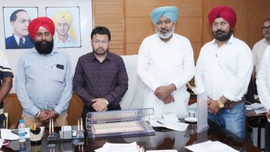 वित्त मंत्री हरपाल सिंह चीमा और स्थानीय निकाय मंत्री ने कर्मचारी यूनियनों से बातचीत की